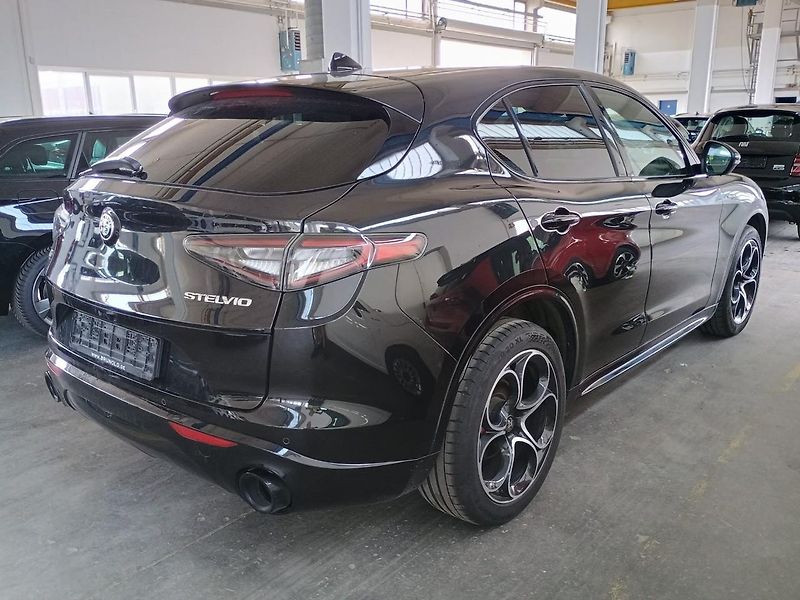 Alfa Romeo Stelvio (2024) 2.2 210 HP Veloce 8AT Q4 - fotka 3 z 9