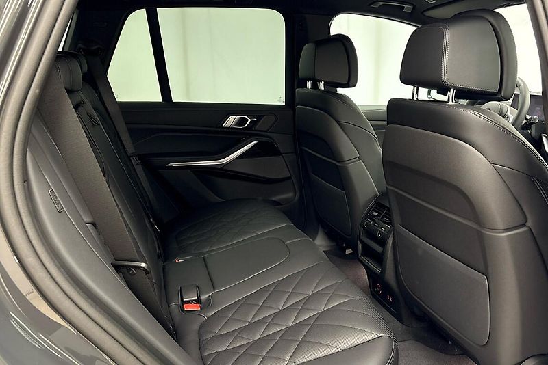 BMW X5 xDrive30d - fotka 11 z 12