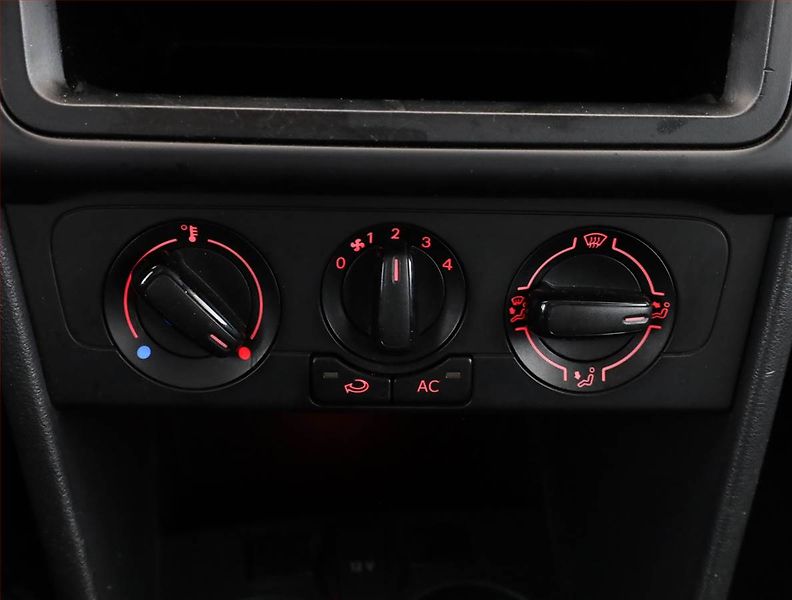 Volkswagen Polo (2011) 1.2 12V - fotka 10 z 15