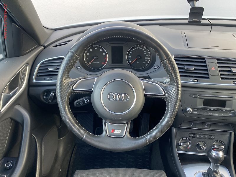 Audi Q3 (2012) 2.0 TFSi quattro, S-line, AT - fotka 11 z 15