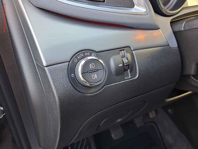 Opel Mokka (2013) 1.4T 4x4, TZ, bixen, kůže - fotka 15 z 17