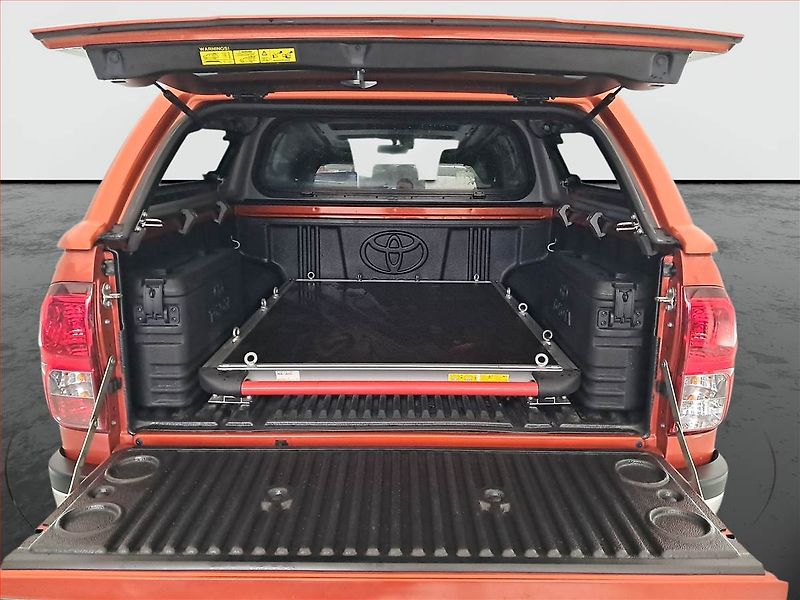 Toyota Hilux (2020) 2.4 D-4D - fotka 16 z 24