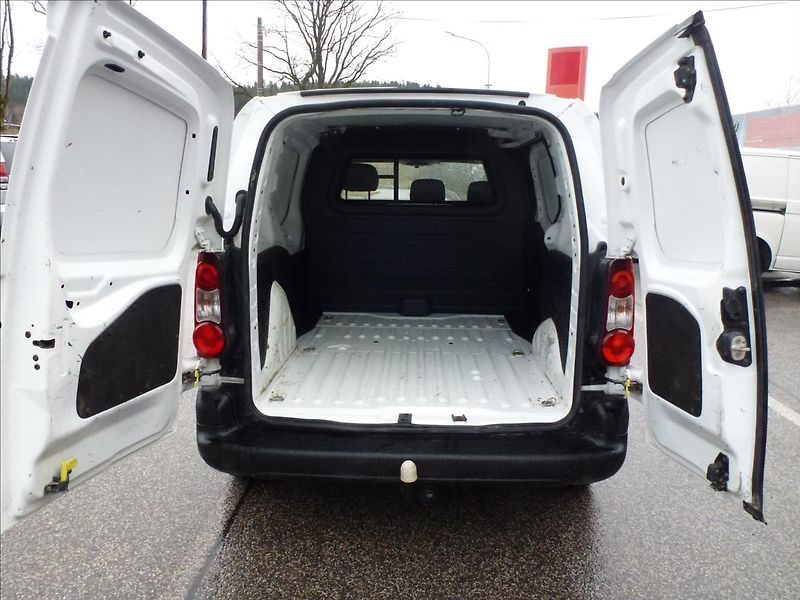Citroën Berlingo 1,6 HDI 3míst Tažné,Klima,Temp - fotka 19 z 49