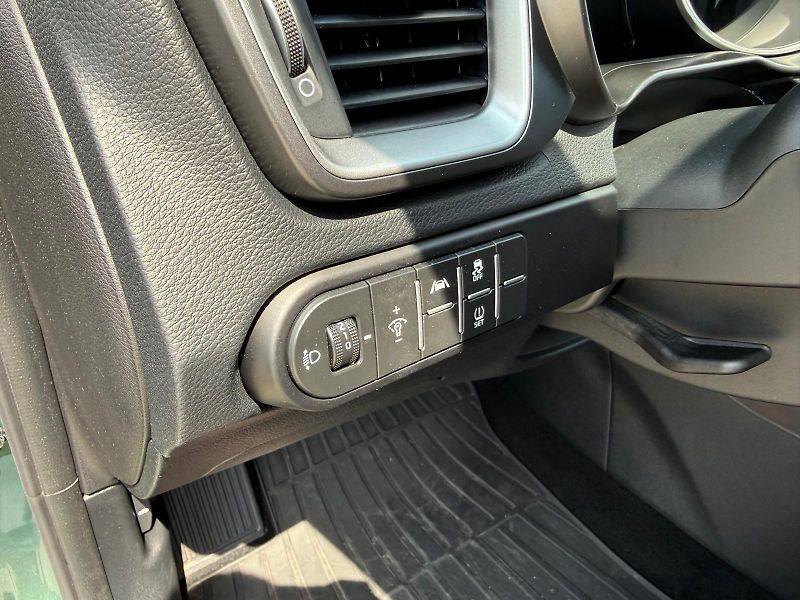 Kia Ceed 1.5 T-GDi 7DCT TOP - fotka 13 z 27