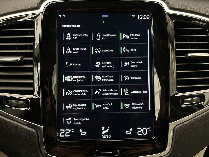 Volvo XC90 2.0 B5 4x4 Inscription - fotka 25 z 36