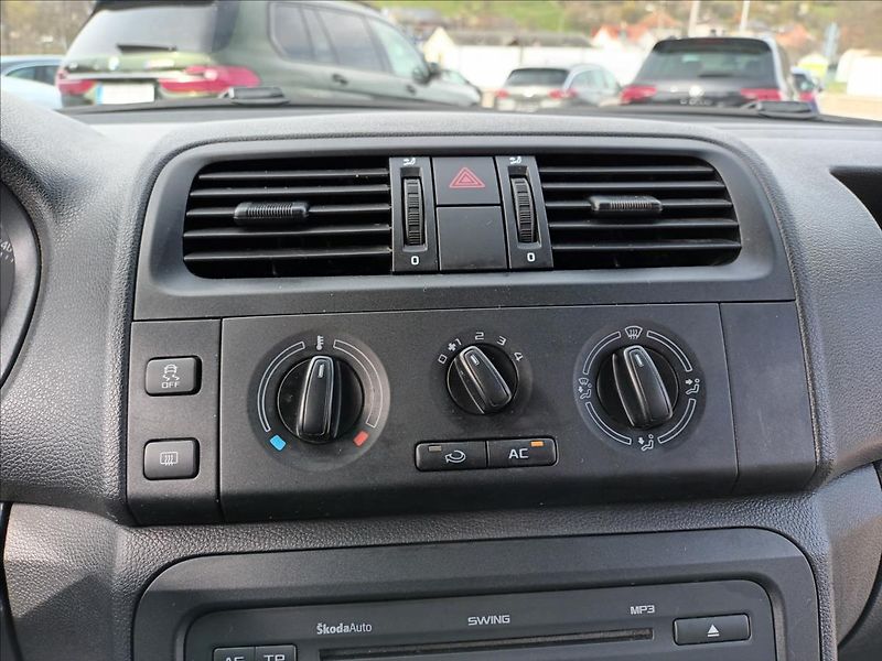 Škoda Roomster 1,2 TSI,77KW,KLIMA,PARKING - fotka 26 z 34