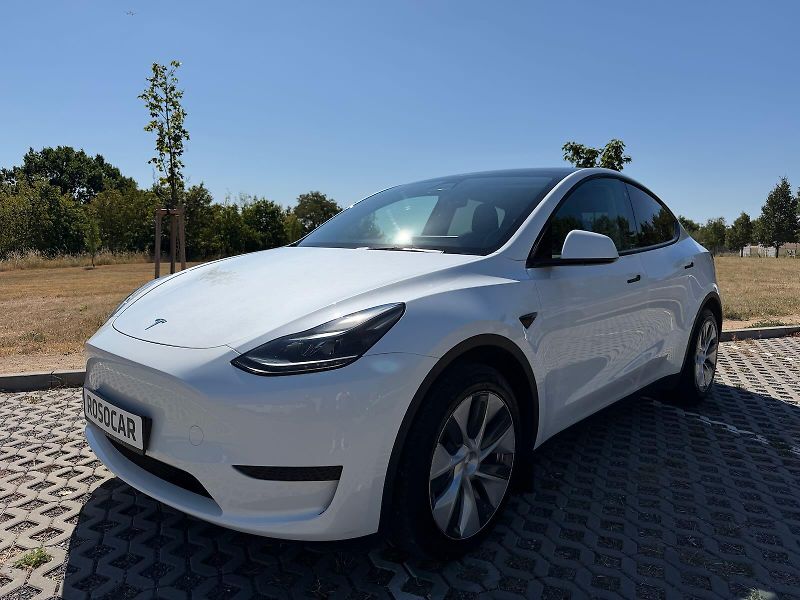 Tesla Model Y TAŽNÝ KŮŽE SR - fotka 2 z 16