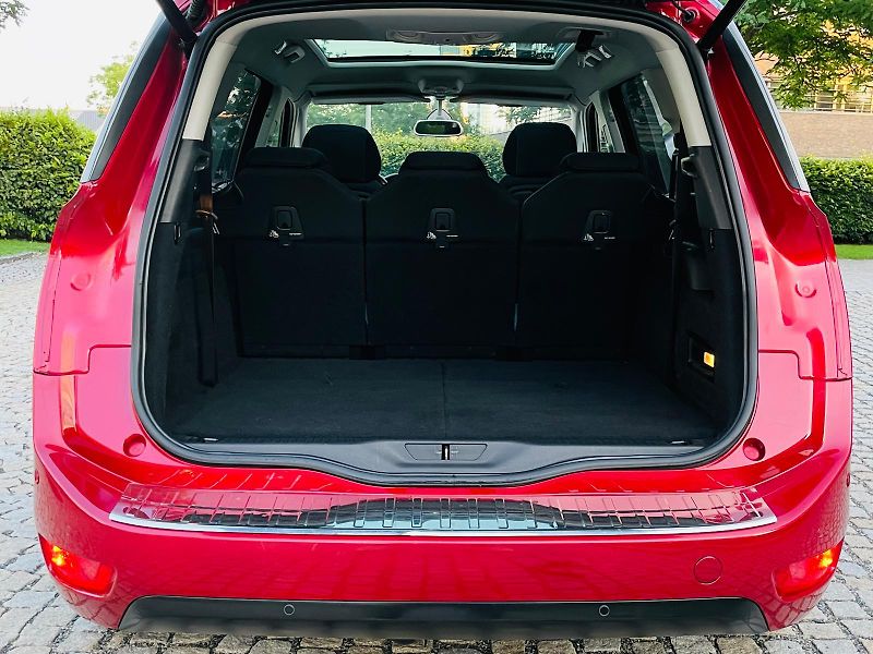 Citroën Grand C4 Picasso 2.0HDi MAN 7MÍST KAMERY TAŽNÉ - fotka 21 z 60