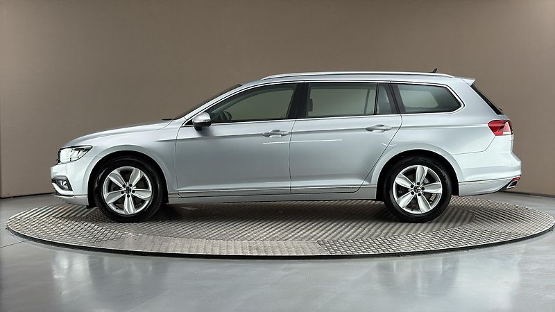 Volkswagen Passat 2.0 TDI DSG Elegance Variant - fotka 4 z 27