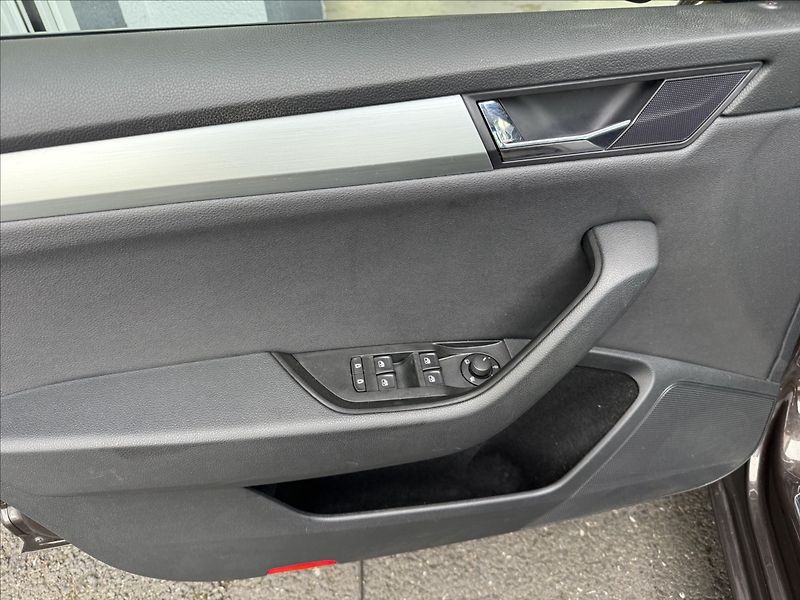 Škoda Superb 2,0 TDI 4x4 nové rozvody - fotka 19 z 30