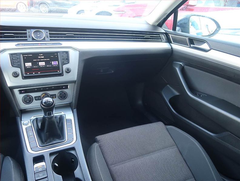 Volkswagen Passat (2015) Comfortline 1.6 TDI, Navi - fotka 8 z 15