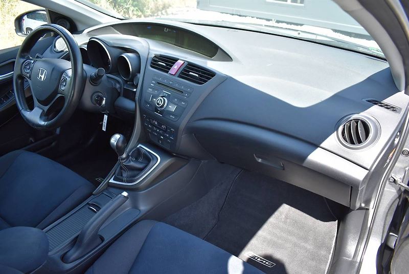 Honda Civic 1,8 i-VTEC SERVIS,1.M,MOC PĚKN - fotka 13 z 18