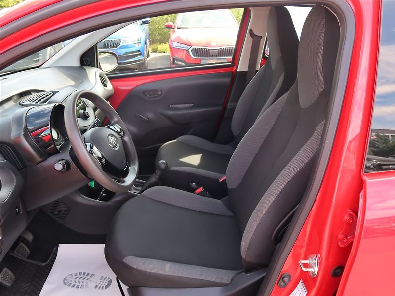 Toyota Aygo 1,0 i,NovéČR,klima,38tkm - fotka 12 z 21