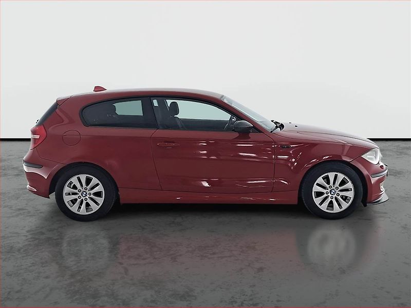BMW Řada 1 (2009) 116i, jezdí výborně - fotka 6 z 17