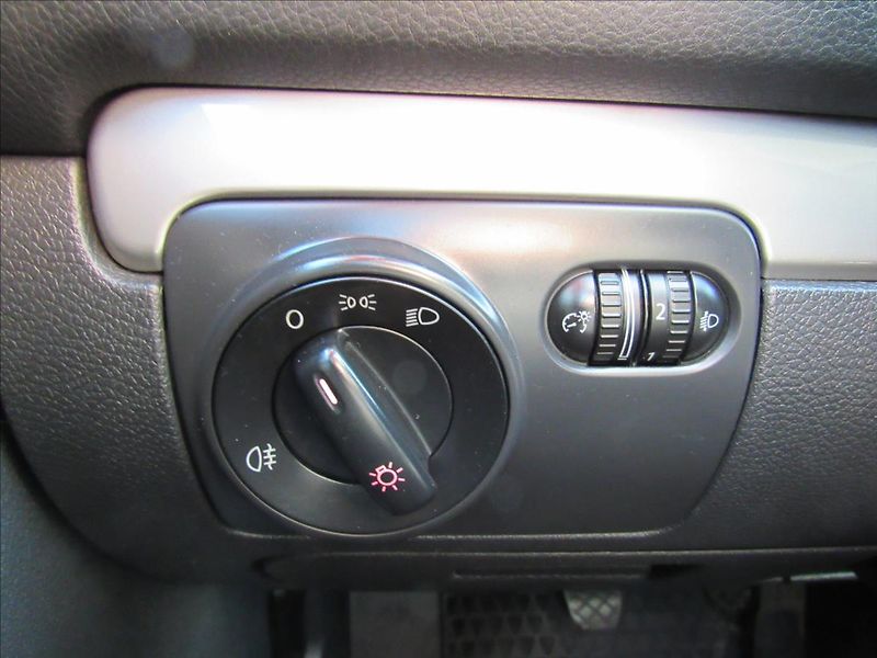 Volkswagen Golf 1,4 59kW - fotka 21 z 28