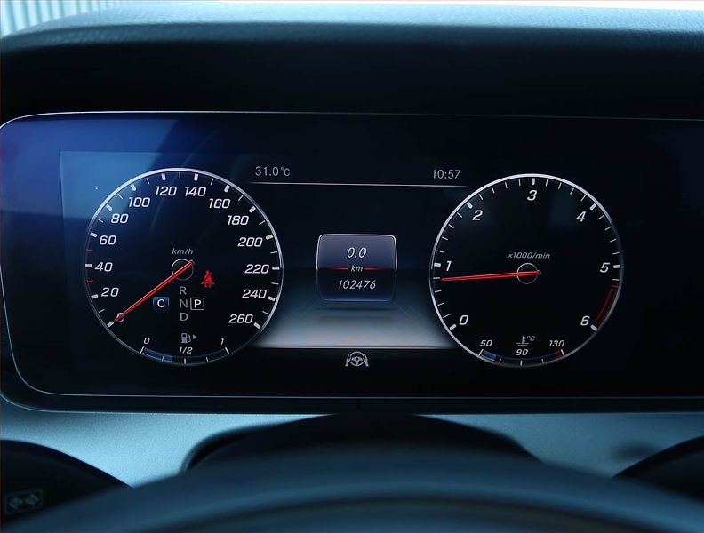 Mercedes-Benz Třídy E (2017) E 220 d - fotka 11 z 27