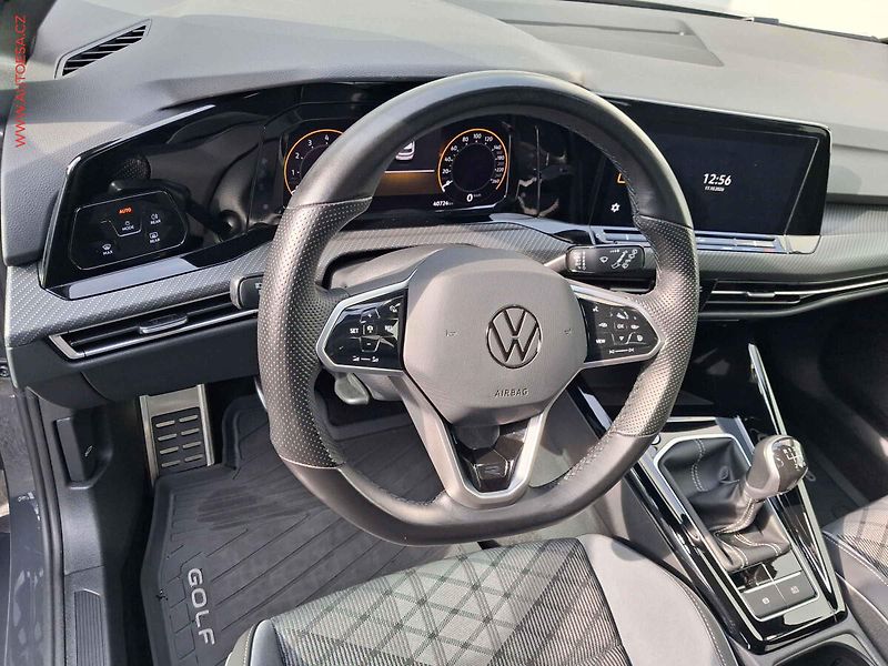 Volkswagen Golf (2023) 1.5 TSi, ČR, R-Line - fotka 12 z 20