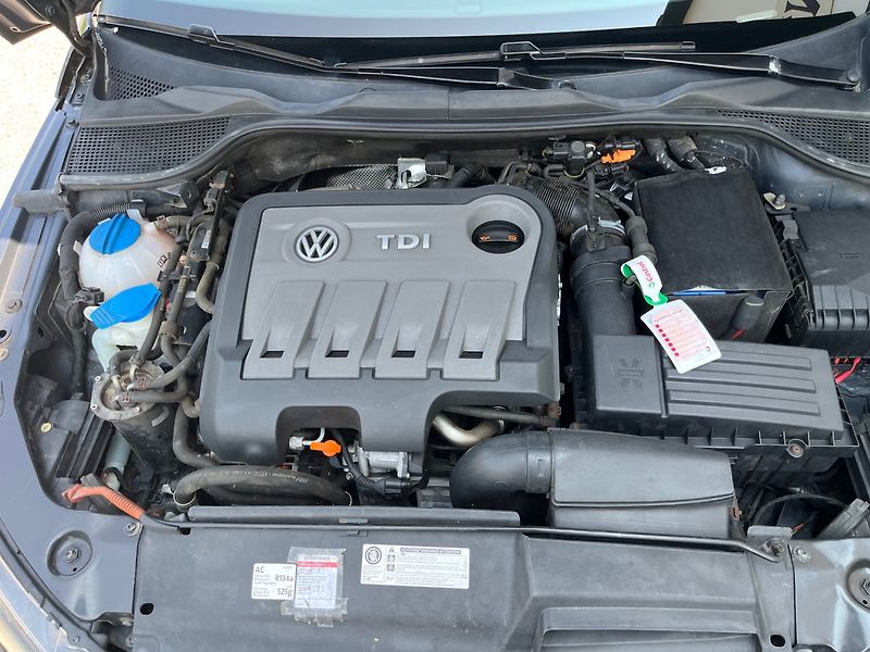Volkswagen Scirocco (2012) 2.0 TDI R-Line Sada Kol - fotka 15 z 17