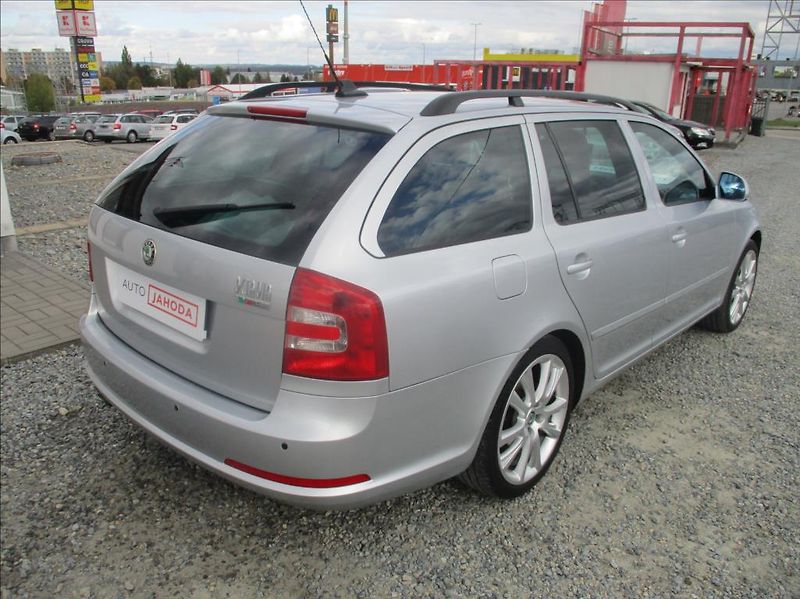 Škoda Octavia 2,0 TDI RS, aut.klima,tažné, - fotka 5 z 38