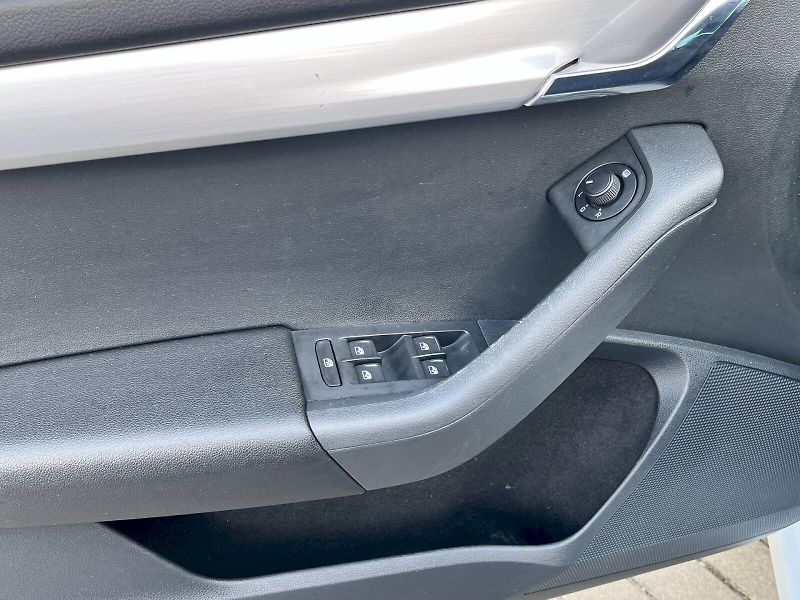 Škoda Octavia (2020) COMBI 1,5TSI 96KW CNG DSG AMBI - fotka 12 z 21