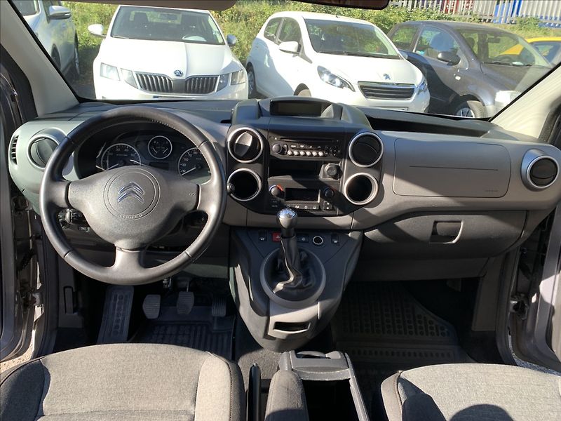 Citroën Berlingo 1,6 HDI MULTISPACE ČR - fotka 9 z 17