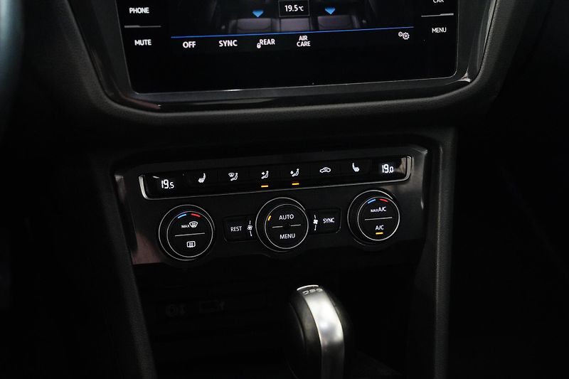 Volkswagen Tiguan - fotka 31 z 35