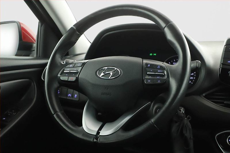 Hyundai i30 (2018) 1.0 T-GDI, Tempomat - fotka 14 z 17