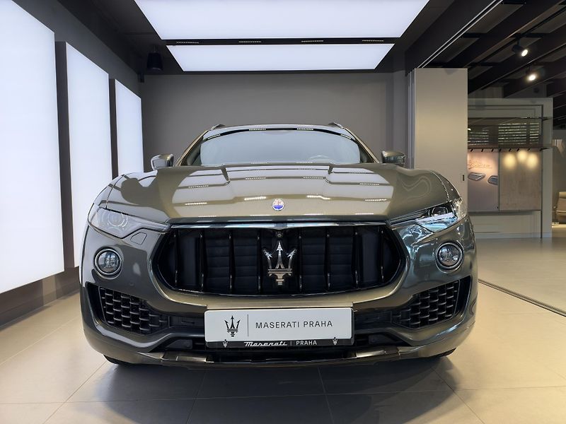 Maserati Levante (2018) S Q4 430HP - fotka 2 z 17