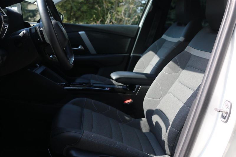Citroën C4 1,2 1. Majitel, ČR, DPH - fotka 19 z 50