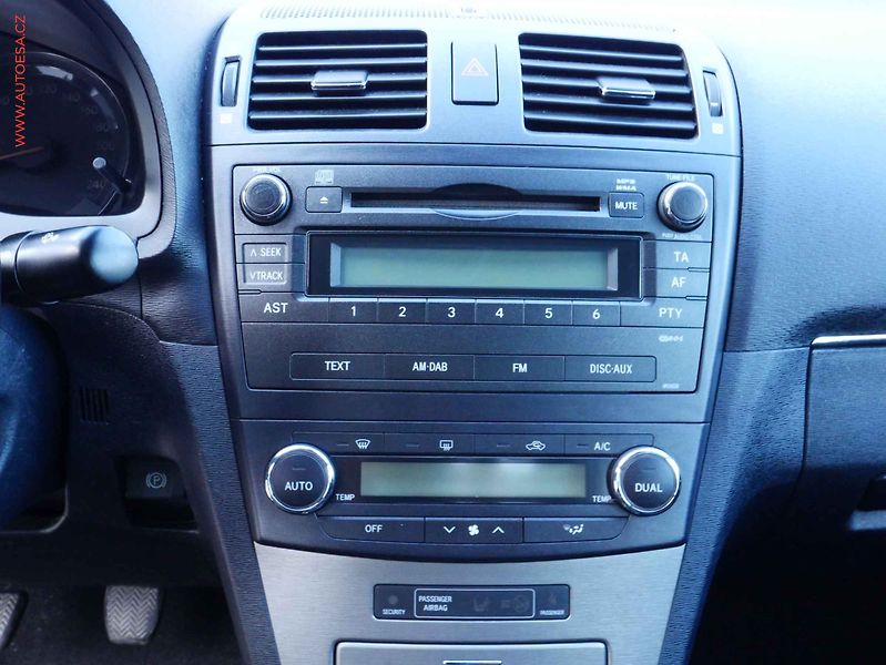 Toyota Avensis (2009) 2.0 D-4D, AC, temp - fotka 11 z 19