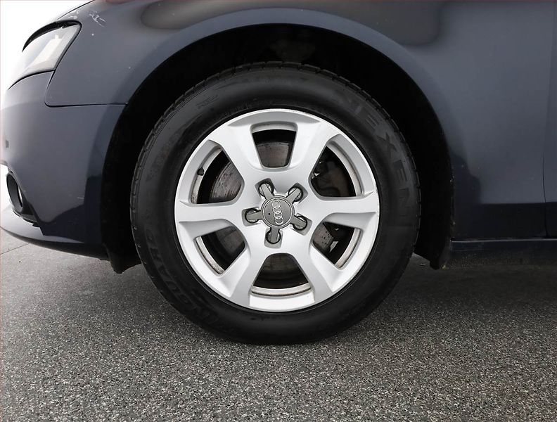 Audi A4 (2009) 2.0 TDI, jezdí výborně - fotka 17 z 17