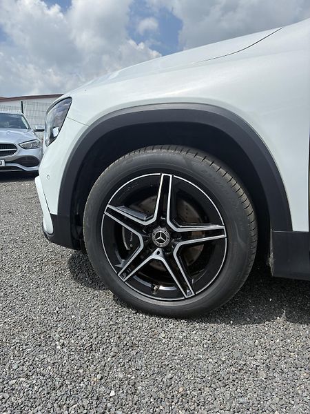 Mercedes-Benz GLB (2024) 200d 4MATIC - fotka 8 z 13