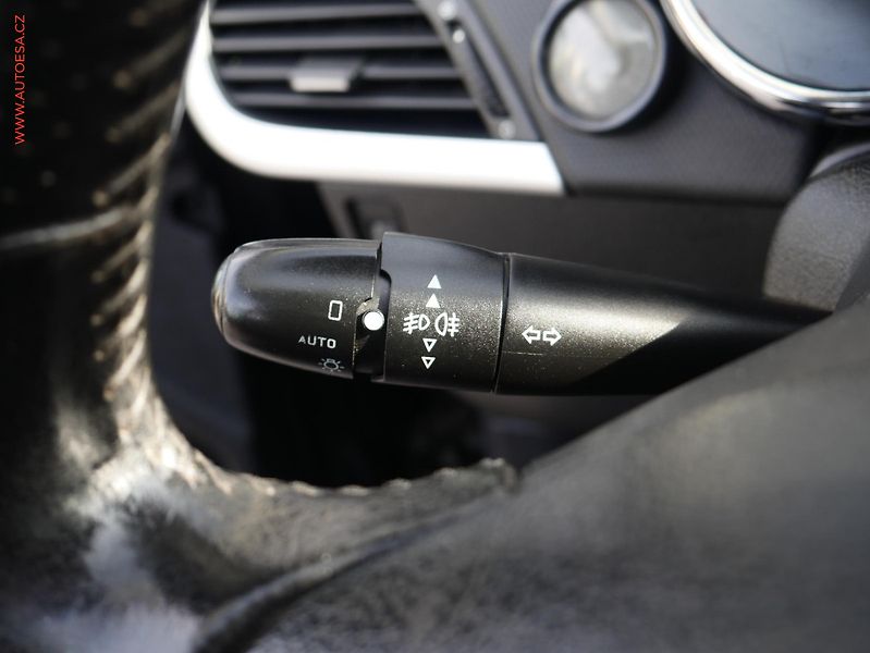 Peugeot 207 (2008) 1.6i, AC, TZ - fotka 14 z 16
