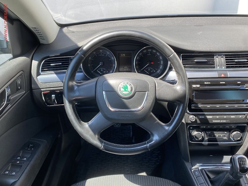 Škoda Superb (2010) 1.4 TSi, Comfort, autoAC - fotka 11 z 16