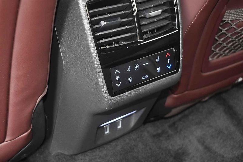 Vlajková loď francouzského automobilového průmyslu se dobře vyjímá v každém prostředí