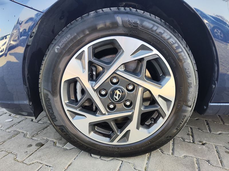 Hyundai i30 1.5i/71kW Comfort 16 - fotka 29 z 29