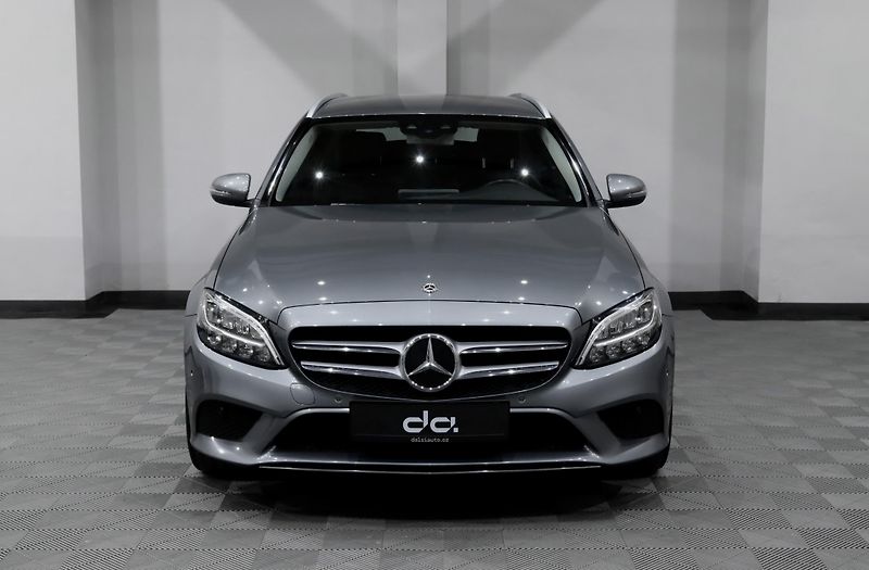 Mercedes-Benz Třídy C 180 T 115 kW 9G-Tronic - fotka 3 z 41
