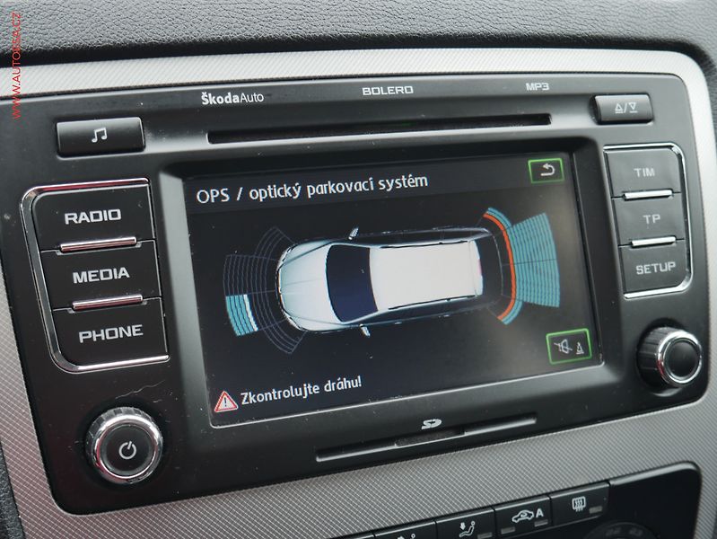 Škoda Octavia (2012) 1.6TDi, ČR, autoAC - fotka 14 z 22