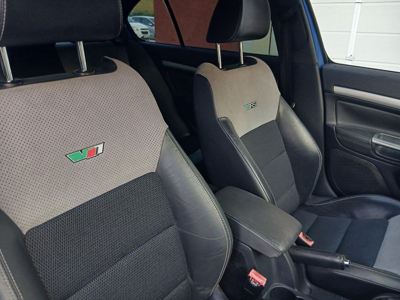 Škoda Octavia 2.0 TFSi RS - fotka 16 z 33