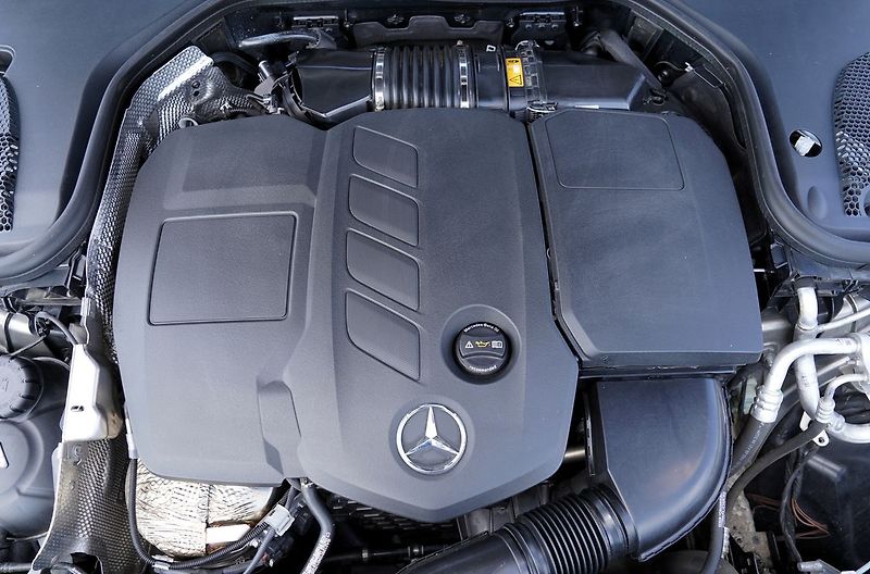 Mercedes-Benz Třídy E E 220d AMG Avantgarde/195 PS - fotka 10 z 41