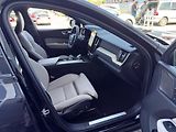 Volvo XC60 B5 AWD PLUS DARK // REZERVACE  - náhled 18