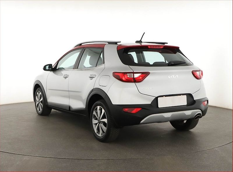 Kia Stonic (2023) Exclusive 1.0 T-GDI, EXCLUSIVE - fotka 4 z 21
