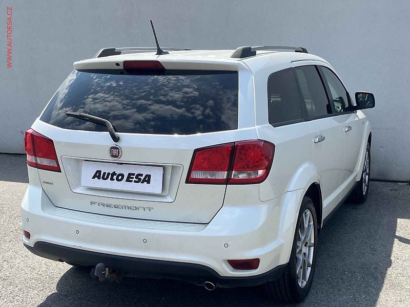 Fiat Freemont (2015) 2.0 MJT 4x4, ČR, AT, park - fotka 4 z 15