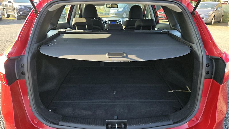 Hyundai i30 1.6GDI STYLE  99KW - fotka 13 z 44