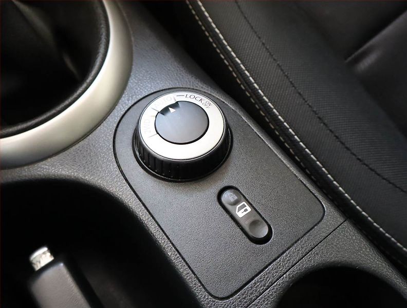 Nissan Qashqai (2012) 1.6 dCi, 4X4, Navi, Tempomat - fotka 19 z 23