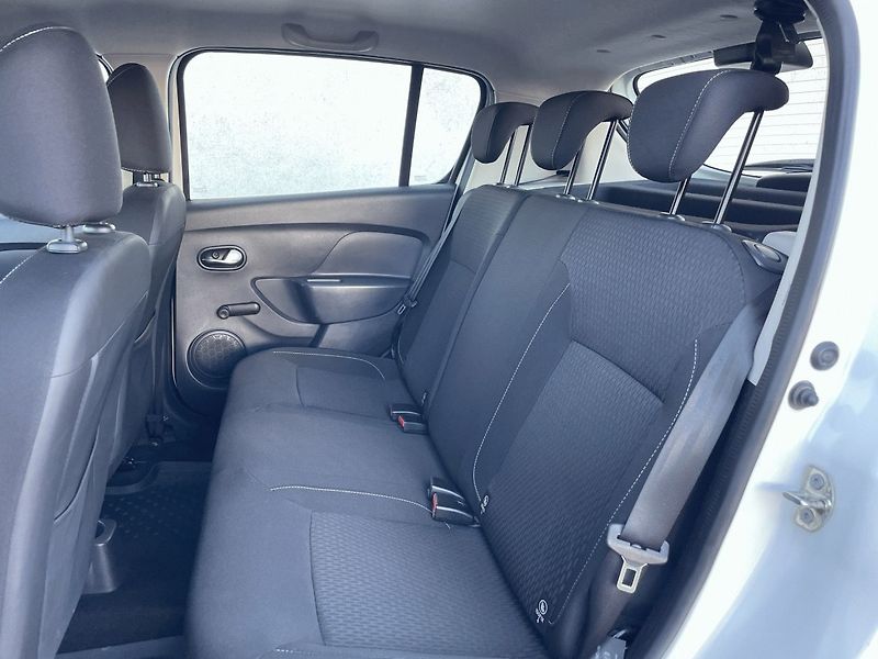 Dacia Sandero (2017) Arctica 0,9TCe 90k - fotka 15 z 21