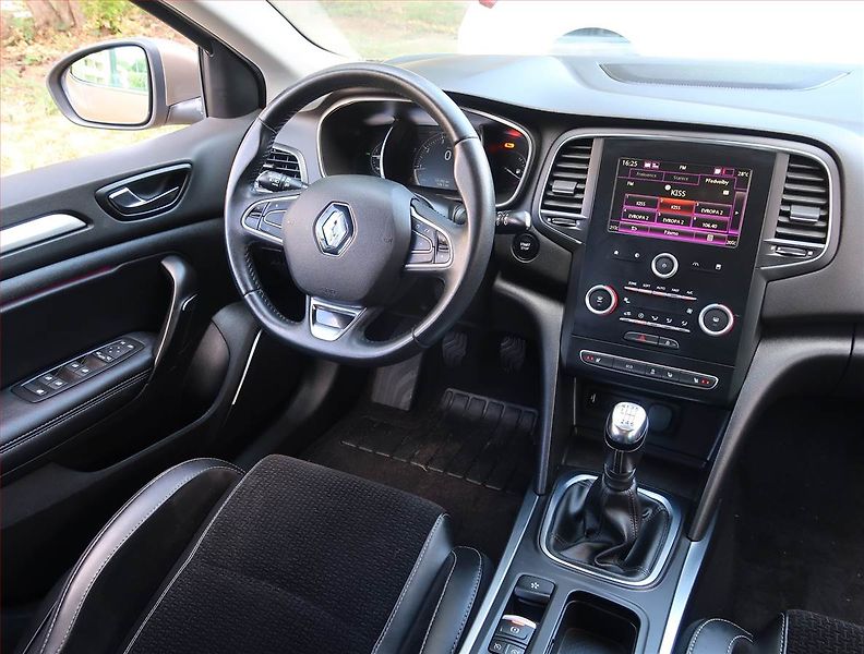 Renault Mégane (2016) 1.2 TCe, Serv.kniha - fotka 7 z 22