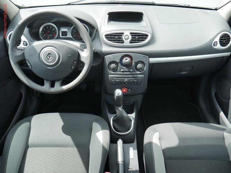 Renault Clio (2011) 1.2i, AC, temp - fotka 10 z 18