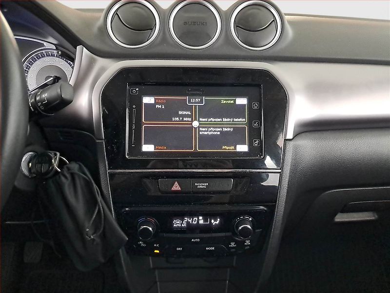 Suzuki Vitara (2023) 1.4 BoosterJet - fotka 12 z 22