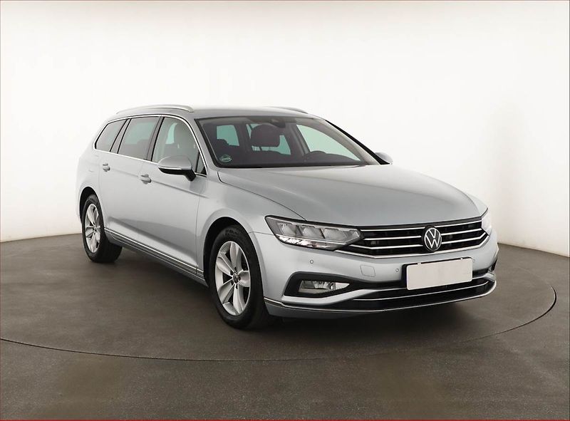 Volkswagen Passat (2023) Elegance 2.0 TDI - fotka 1 z 20